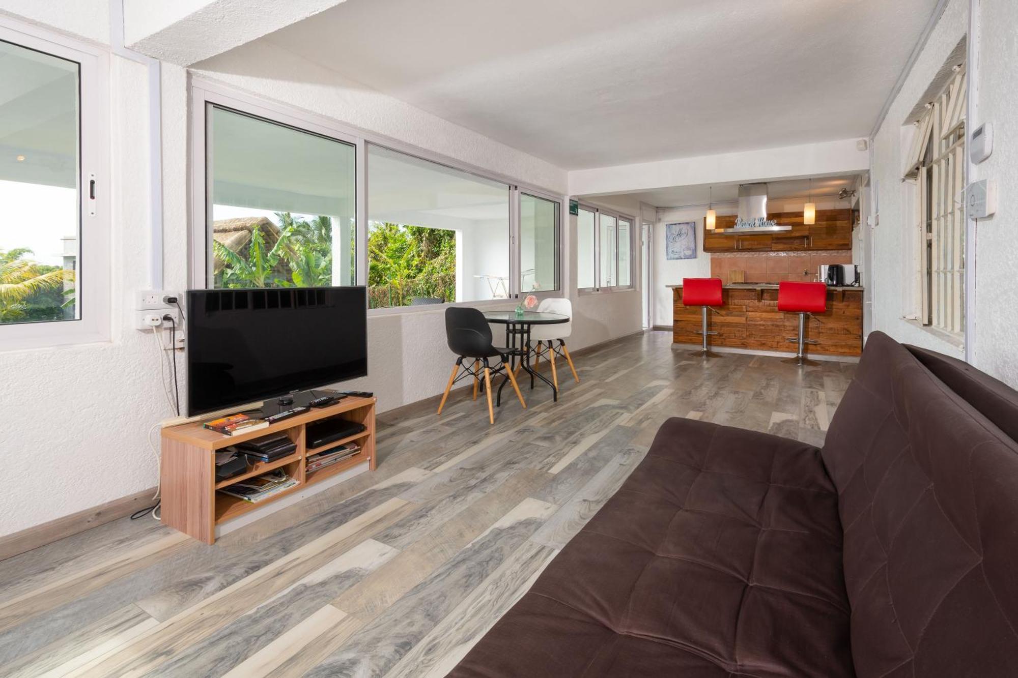 Seven Stars Apartment *